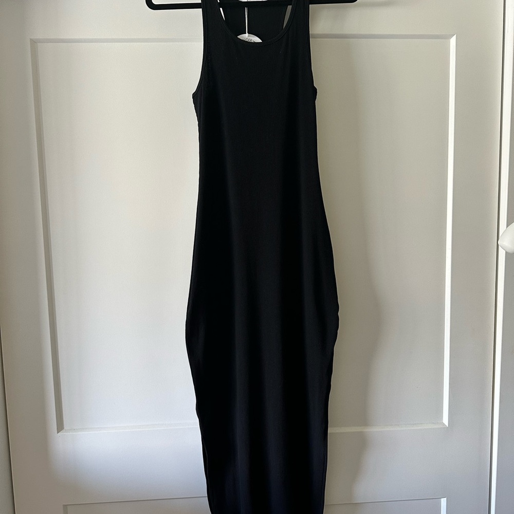 Elegant Black Sleeveless Dress